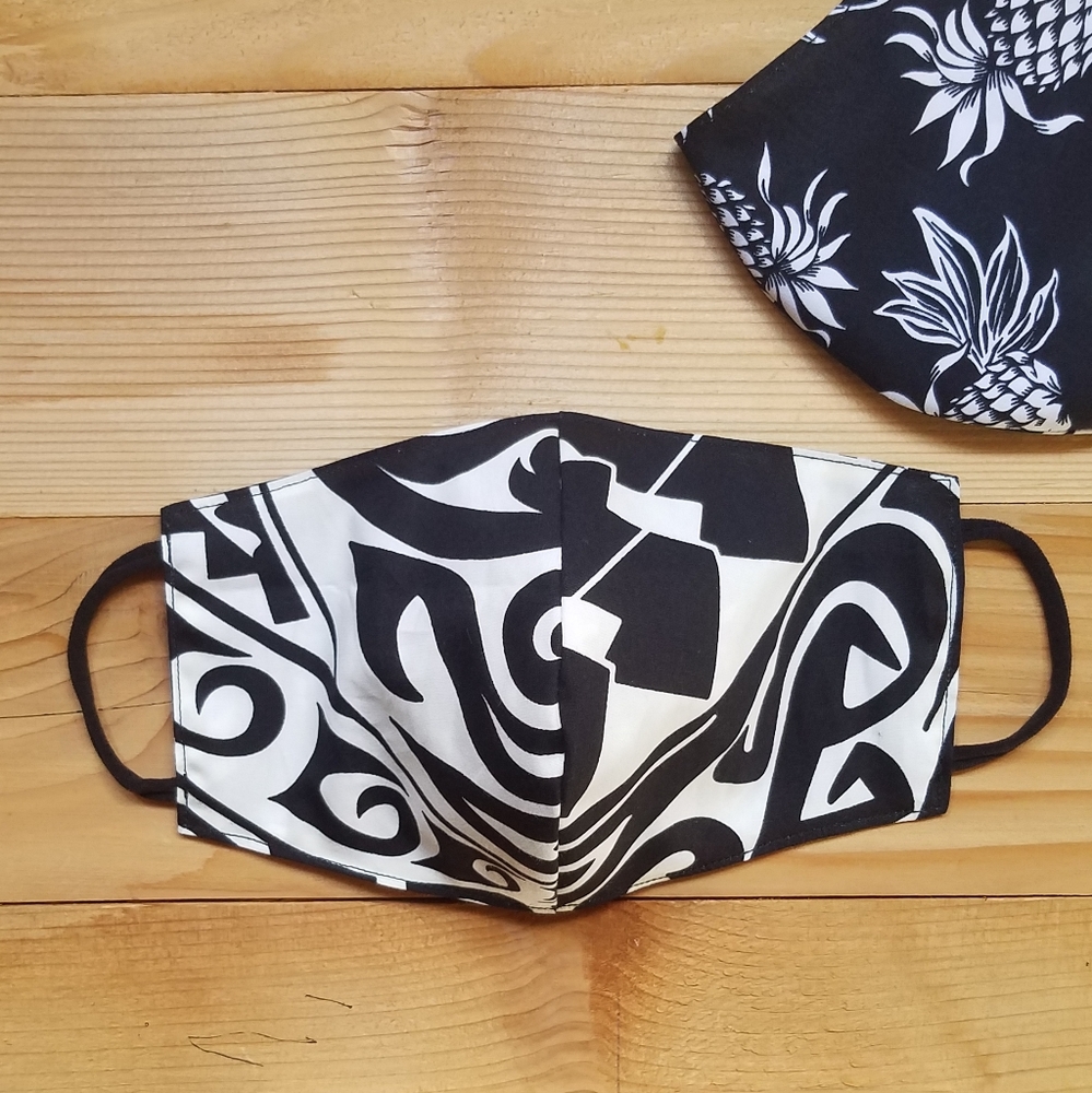 Reversible Face Mask - Picture 2 of 3